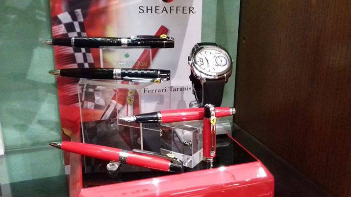 Orologio Planet e penne Sheaffer